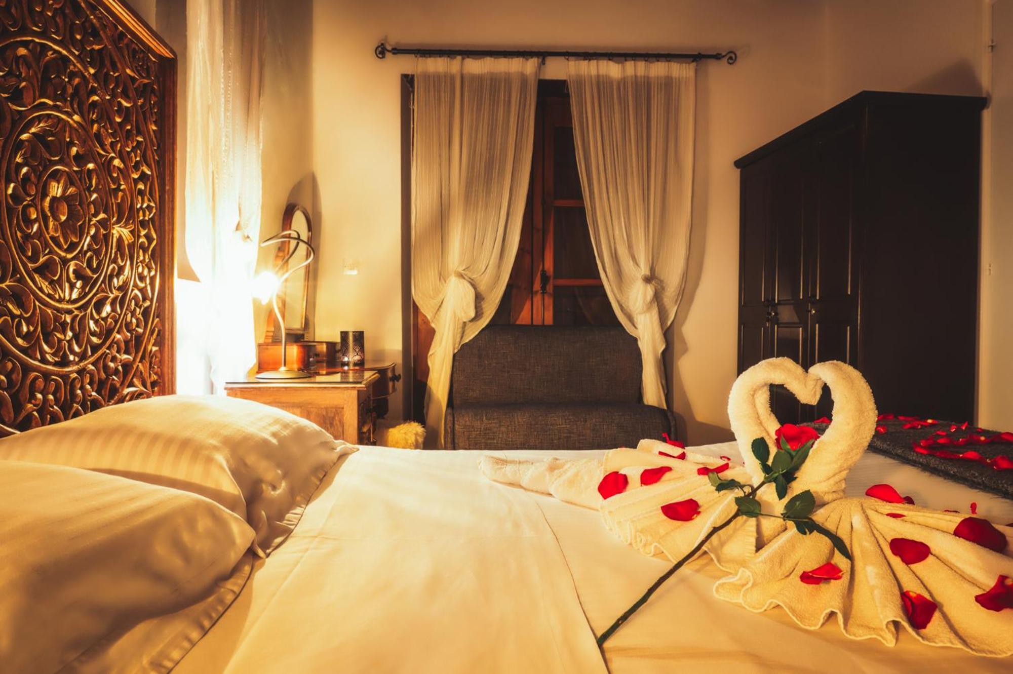 Oinoessa Traditional Boutique Guest Houses โลฟู ภายนอก รูปภาพ