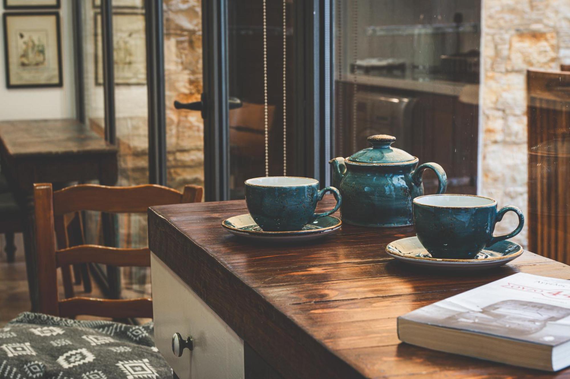 Oinoessa Traditional Boutique Guest Houses โลฟู ภายนอก รูปภาพ