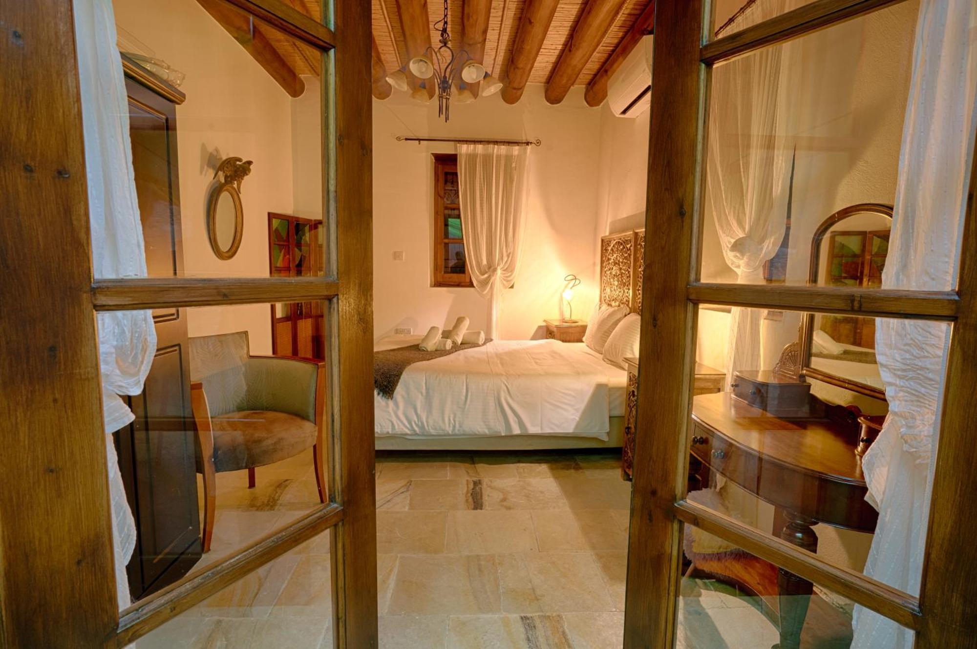 Oinoessa Traditional Boutique Guest Houses โลฟู ภายนอก รูปภาพ
