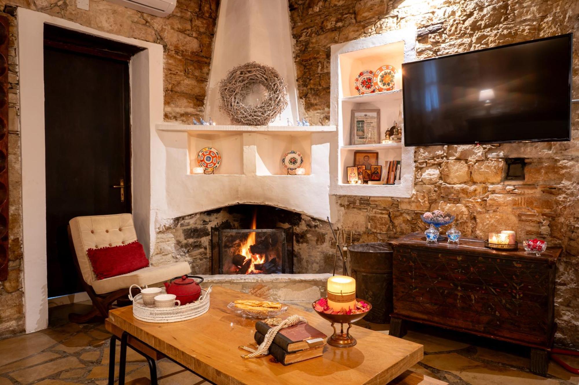 Oinoessa Traditional Boutique Guest Houses โลฟู ภายนอก รูปภาพ
