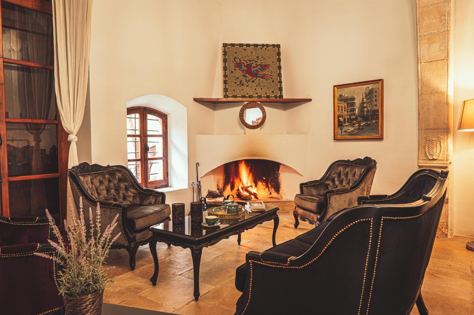 Oinoessa Traditional Boutique Guest Houses โลฟู ภายนอก รูปภาพ