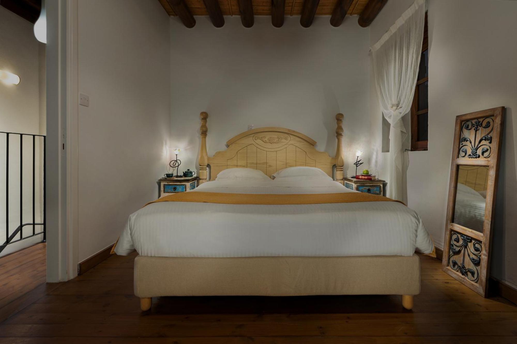Oinoessa Traditional Boutique Guest Houses โลฟู ภายนอก รูปภาพ