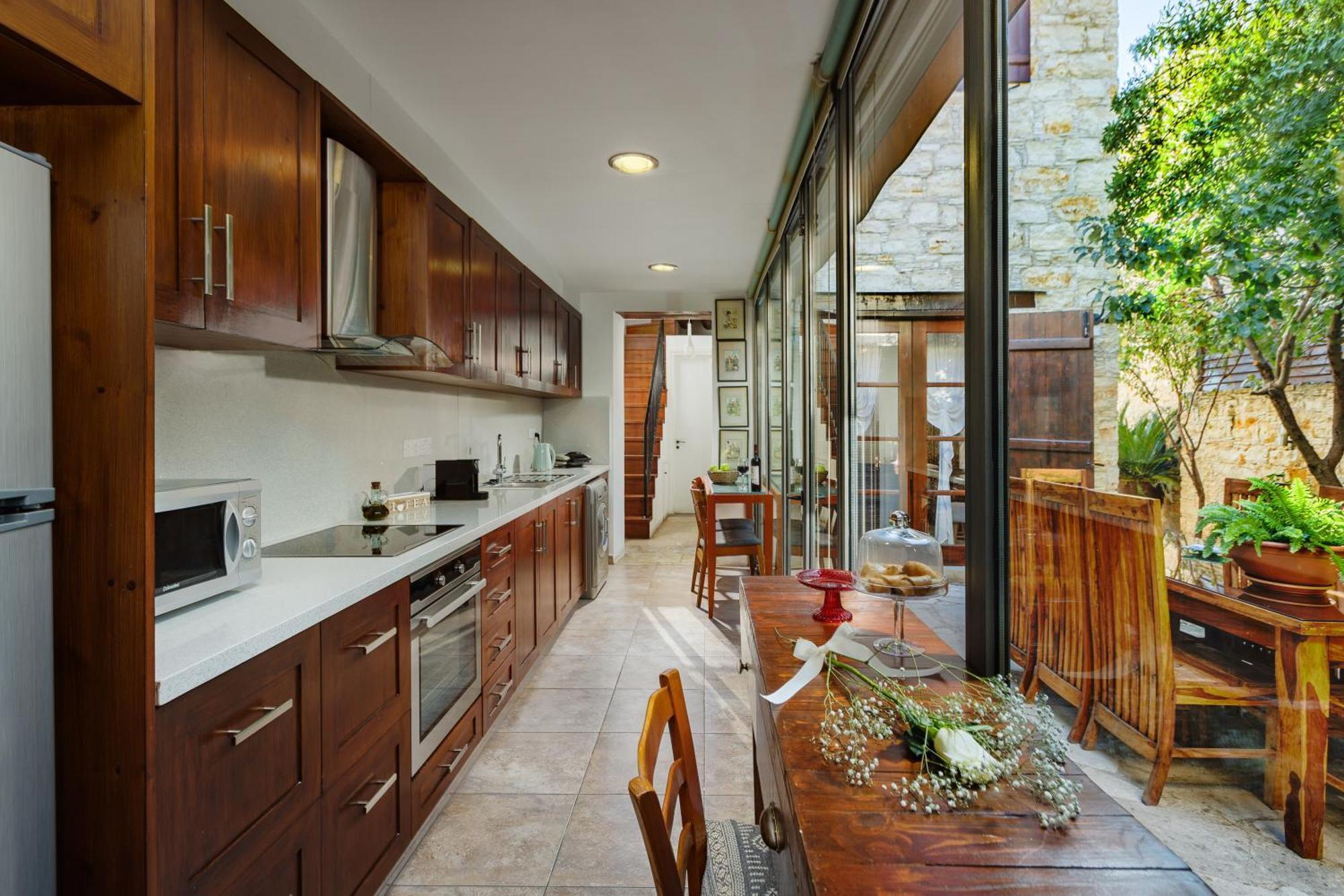 Oinoessa Traditional Boutique Guest Houses โลฟู ภายนอก รูปภาพ