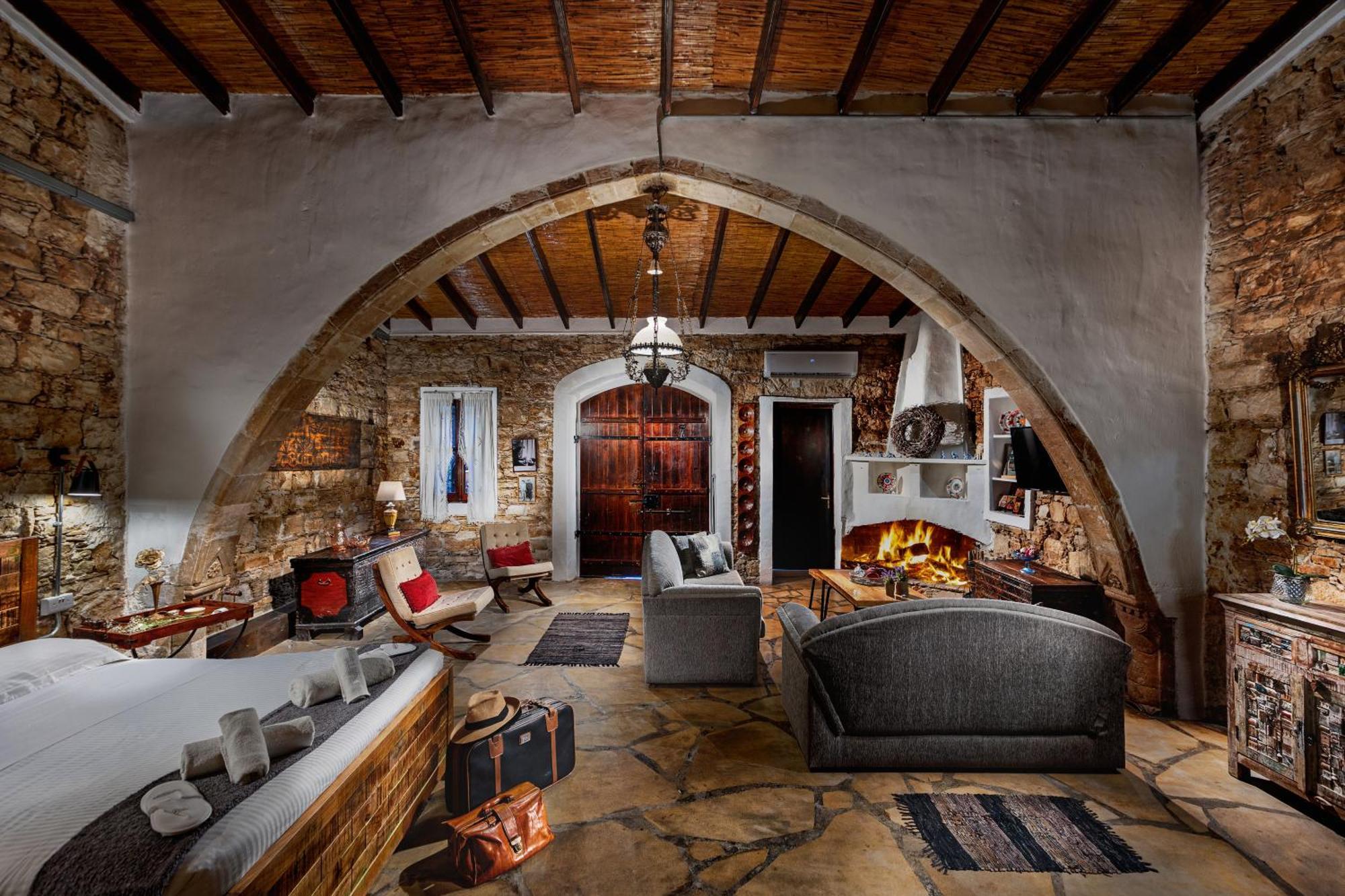 Oinoessa Traditional Boutique Guest Houses โลฟู ภายนอก รูปภาพ
