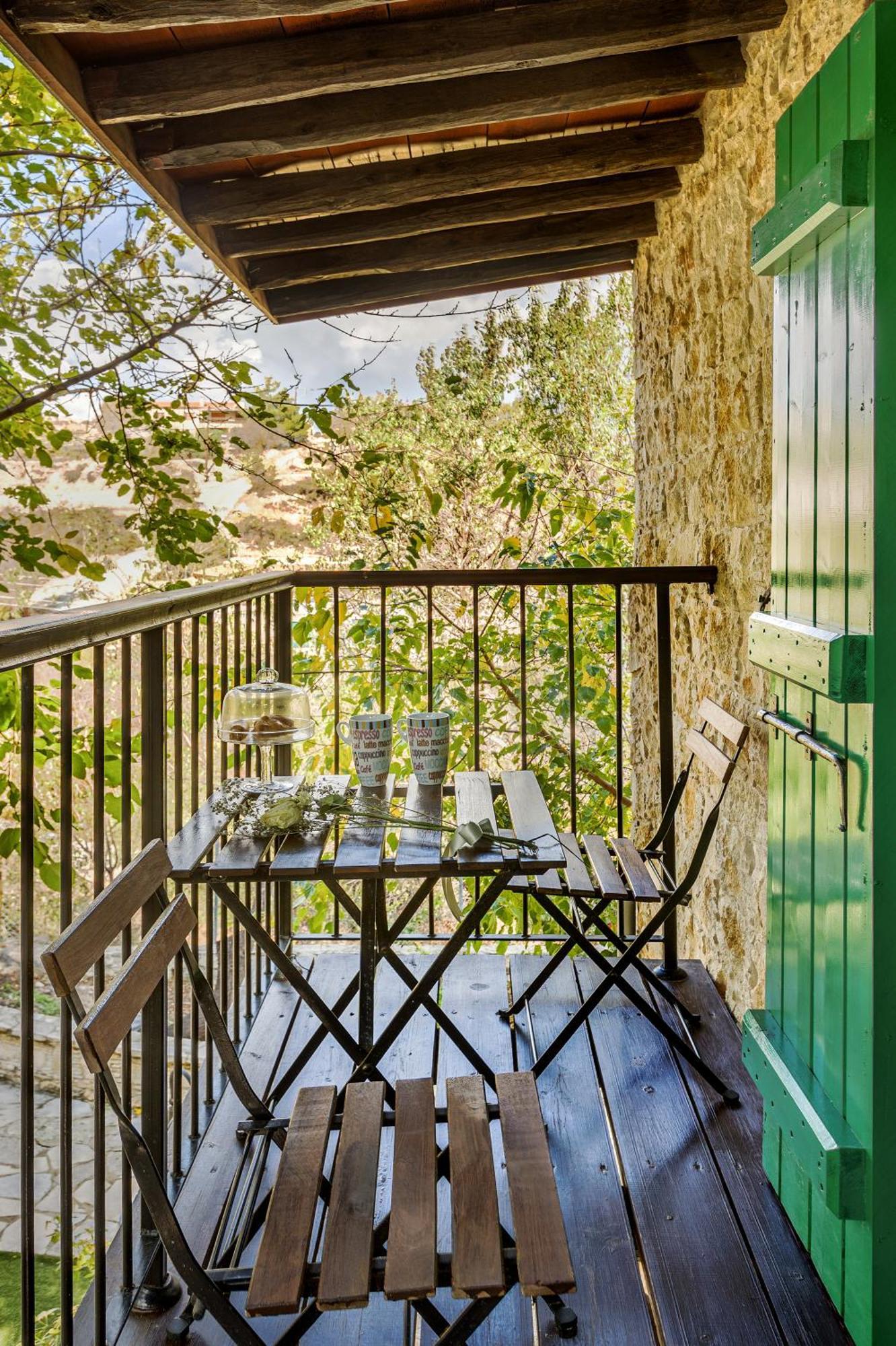 Oinoessa Traditional Boutique Guest Houses โลฟู ภายนอก รูปภาพ