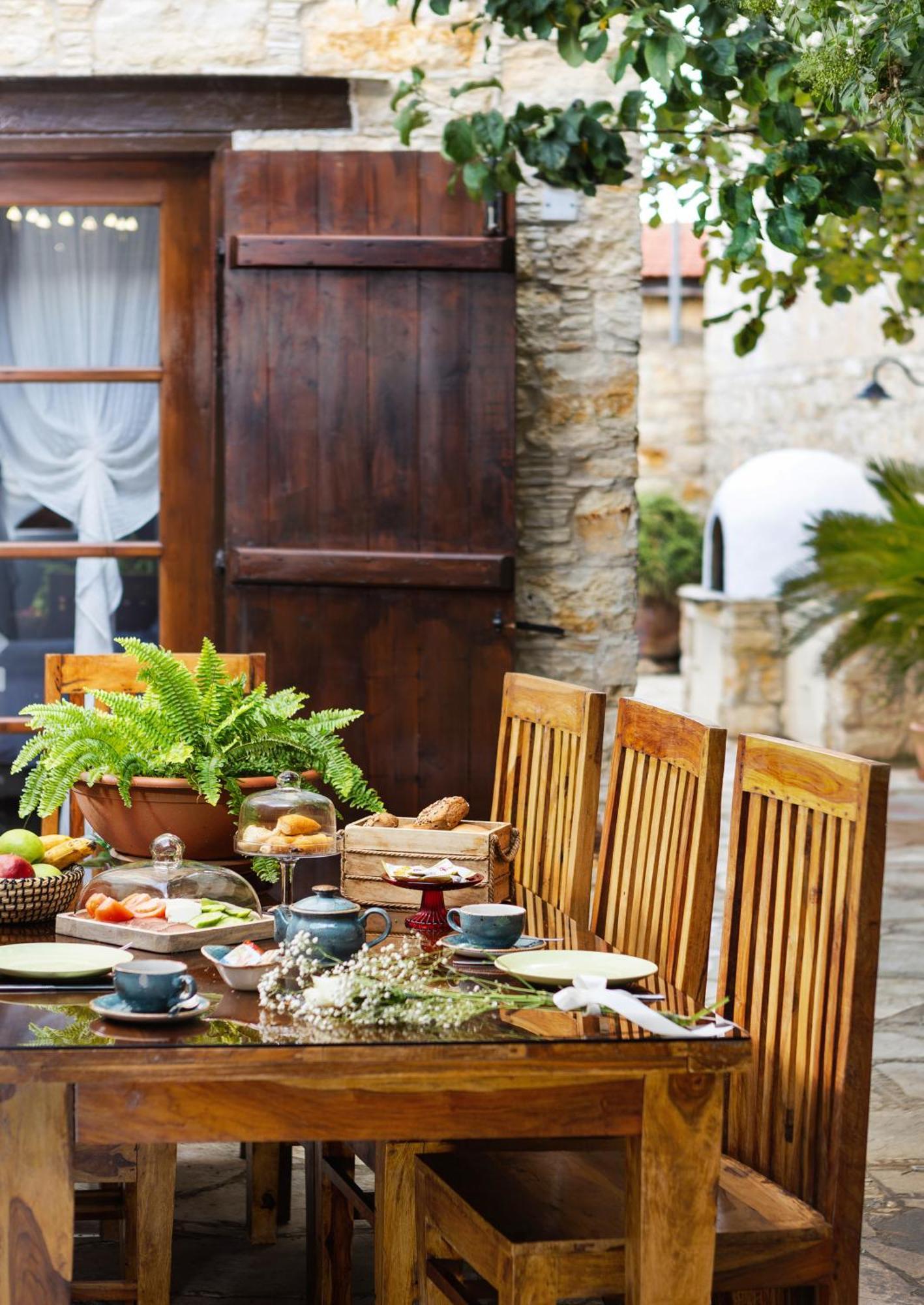 Oinoessa Traditional Boutique Guest Houses โลฟู ภายนอก รูปภาพ