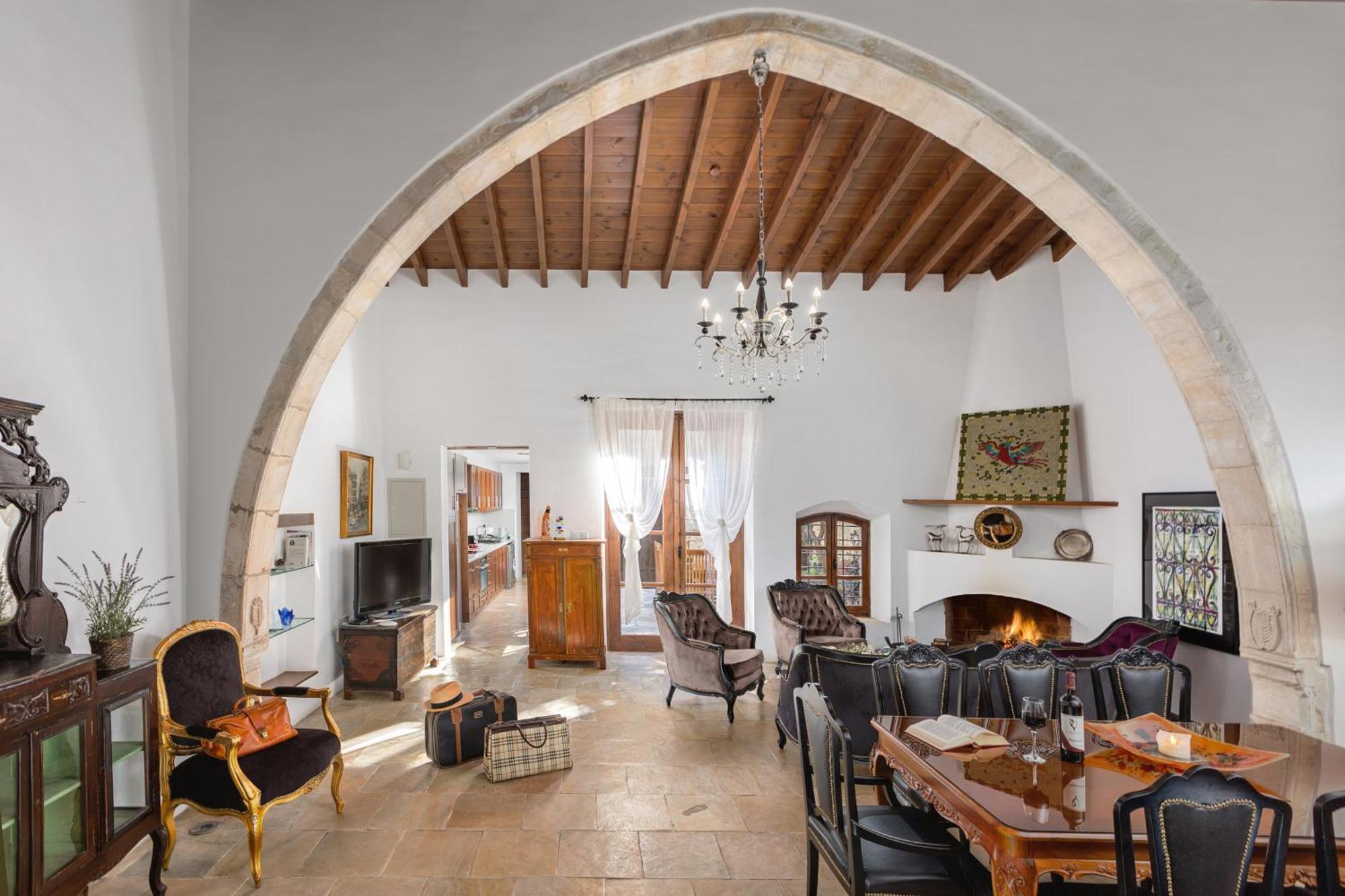 Oinoessa Traditional Boutique Guest Houses โลฟู ภายนอก รูปภาพ