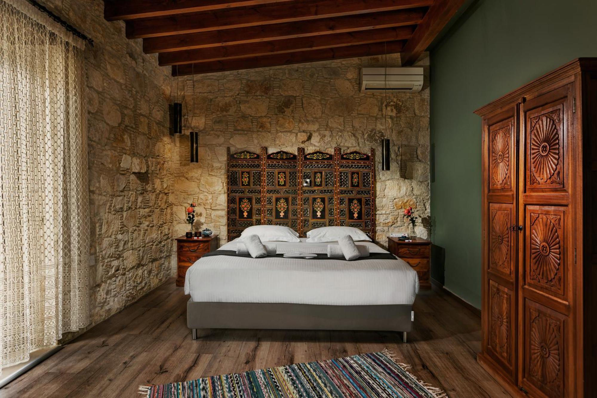 Oinoessa Traditional Boutique Guest Houses โลฟู ภายนอก รูปภาพ