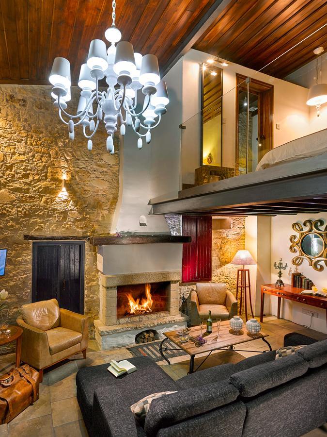 Oinoessa Traditional Boutique Guest Houses โลฟู ภายนอก รูปภาพ